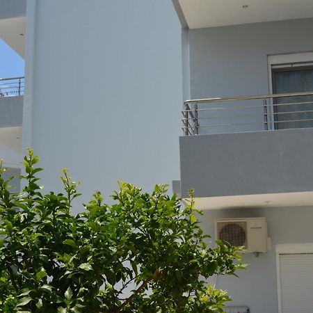 Economisa Apartments เอียลิซอส ภายนอก รูปภาพ