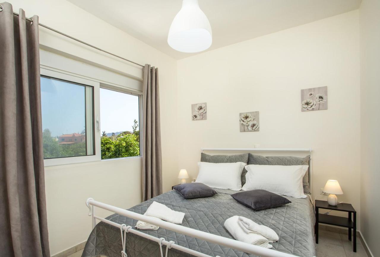 Economisa Apartments เอียลิซอส ภายนอก รูปภาพ