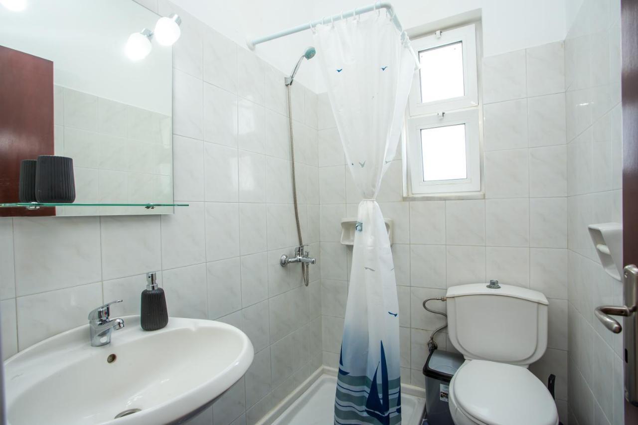 Economisa Apartments เอียลิซอส ภายนอก รูปภาพ