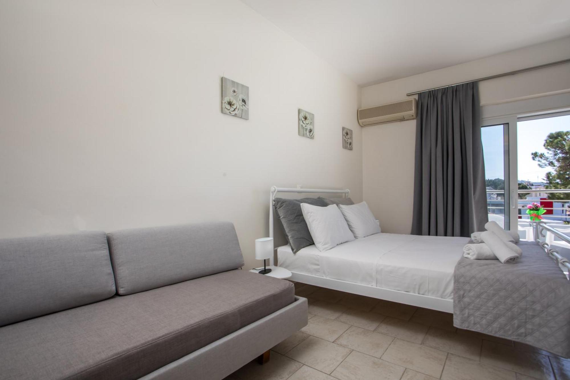 Economisa Apartments เอียลิซอส ภายนอก รูปภาพ