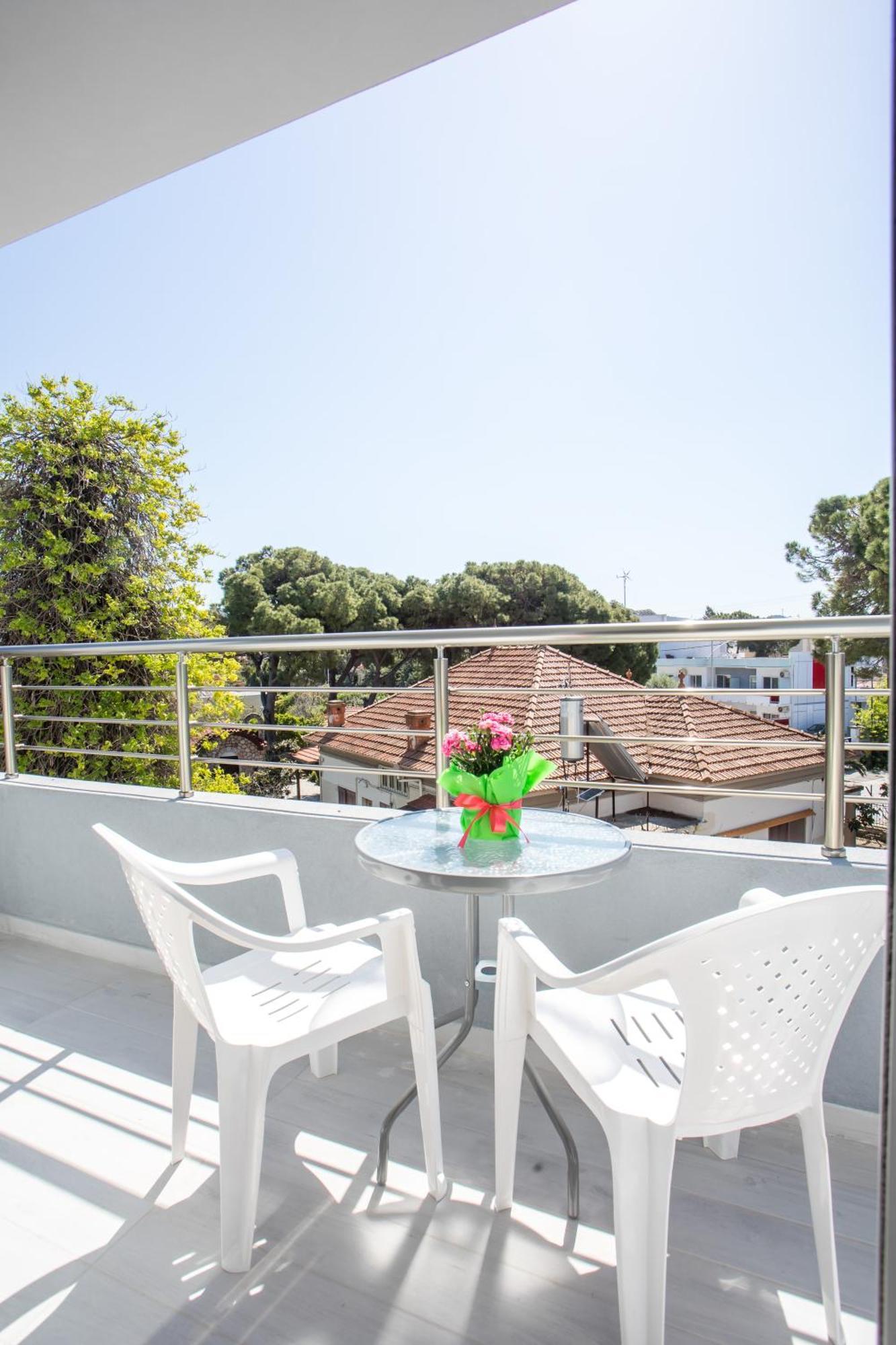 Economisa Apartments เอียลิซอส ภายนอก รูปภาพ