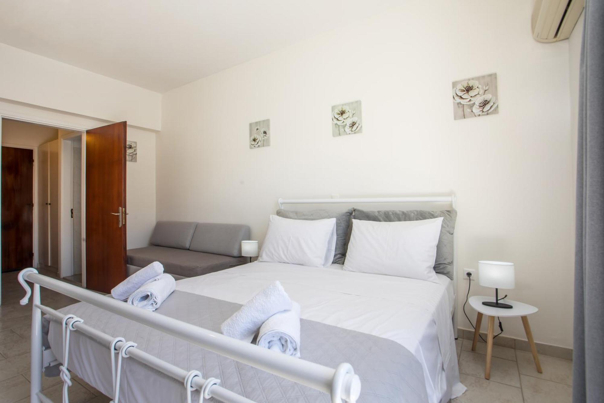Economisa Apartments เอียลิซอส ภายนอก รูปภาพ