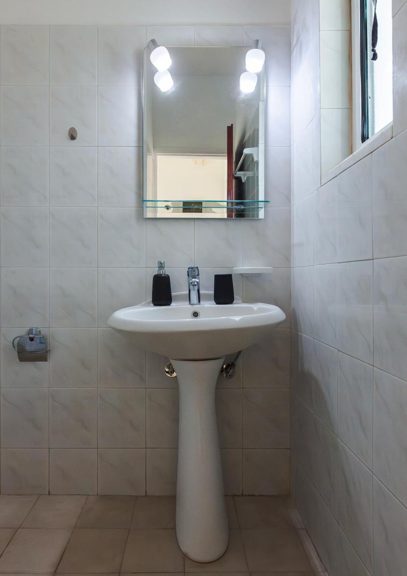 Economisa Apartments เอียลิซอส ภายนอก รูปภาพ