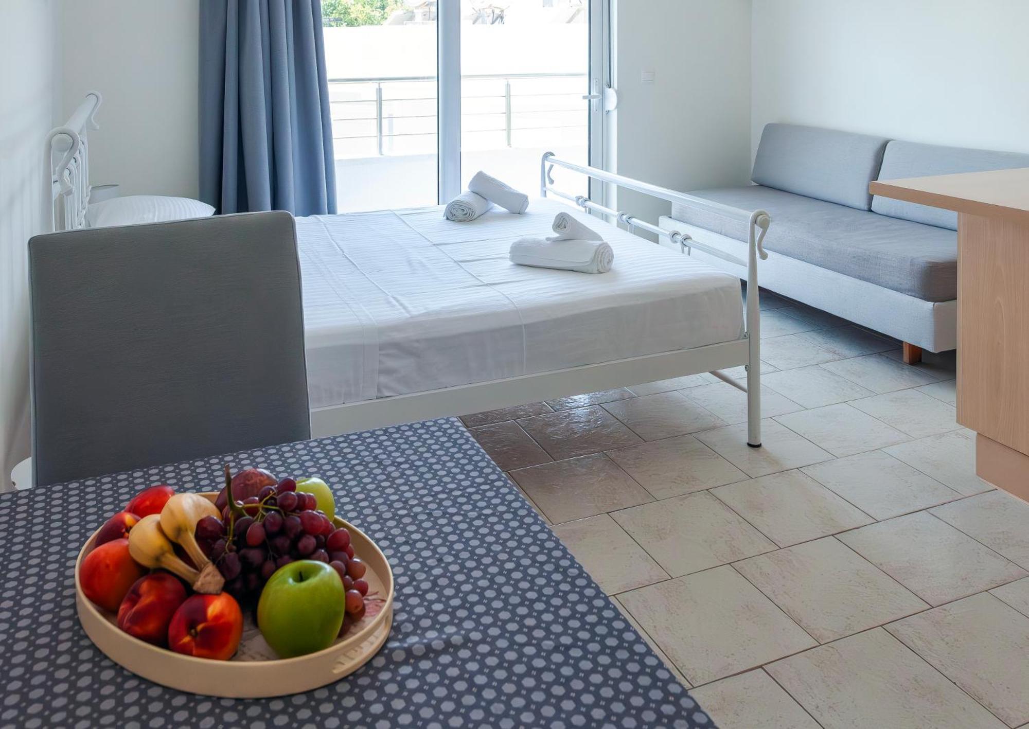 Economisa Apartments เอียลิซอส ภายนอก รูปภาพ